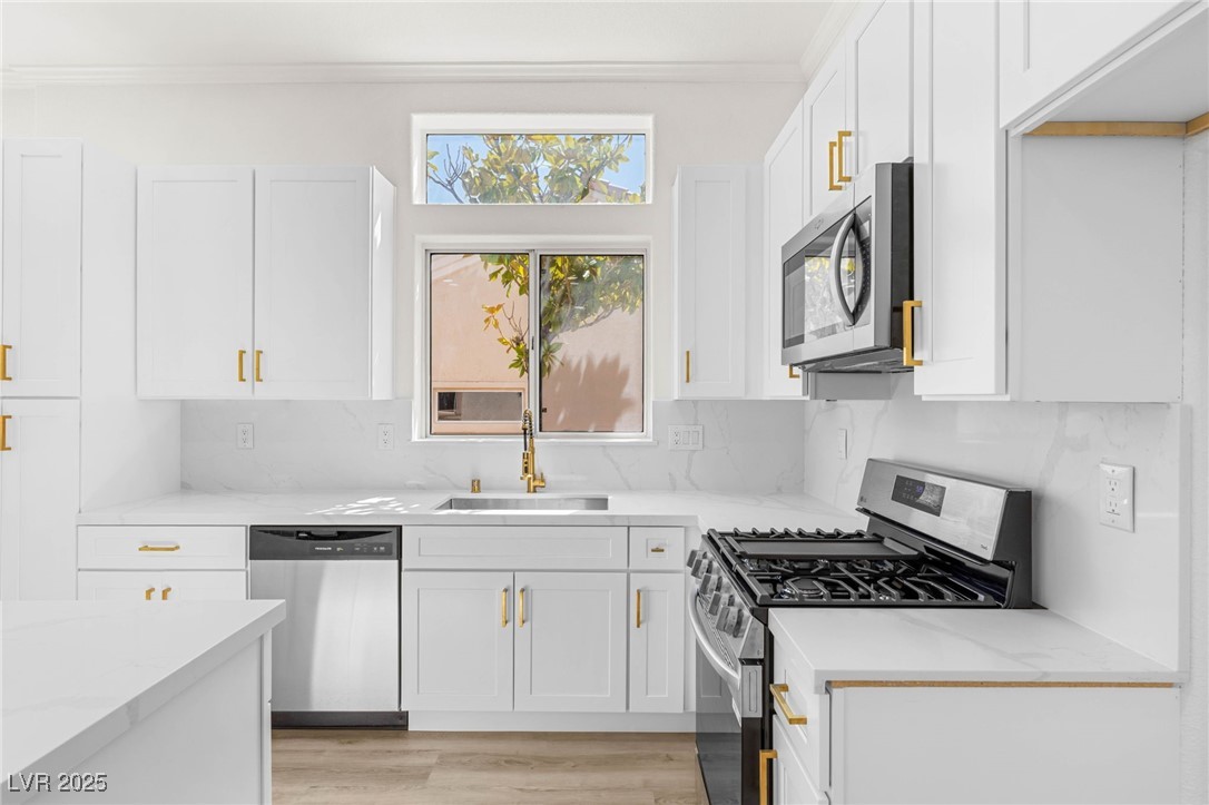 Las Vegas, Nevada 89134, United States, 2 Bedrooms Bedrooms, ,2 BathroomsBathrooms,Residential,Active,218489