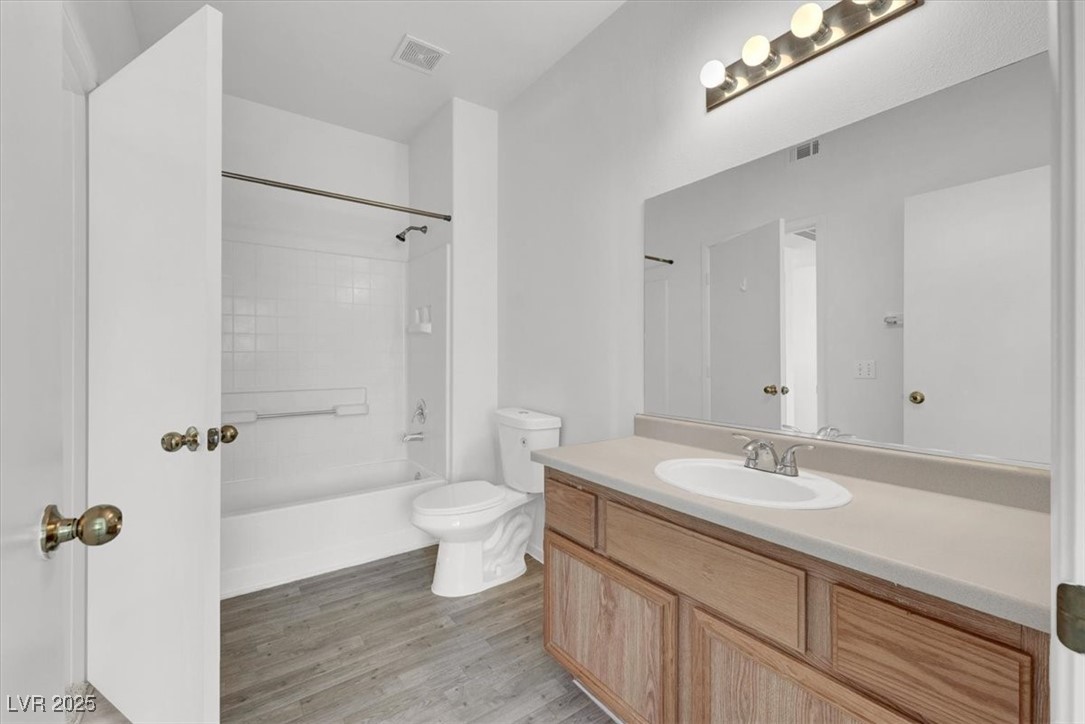 Las Vegas, Nevada 89148, United States, 2 Bedrooms Bedrooms, ,2 BathroomsBathrooms,Residential,Active,216631