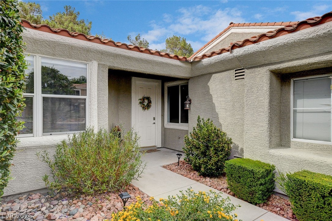 1913 Summer Pine Court 102