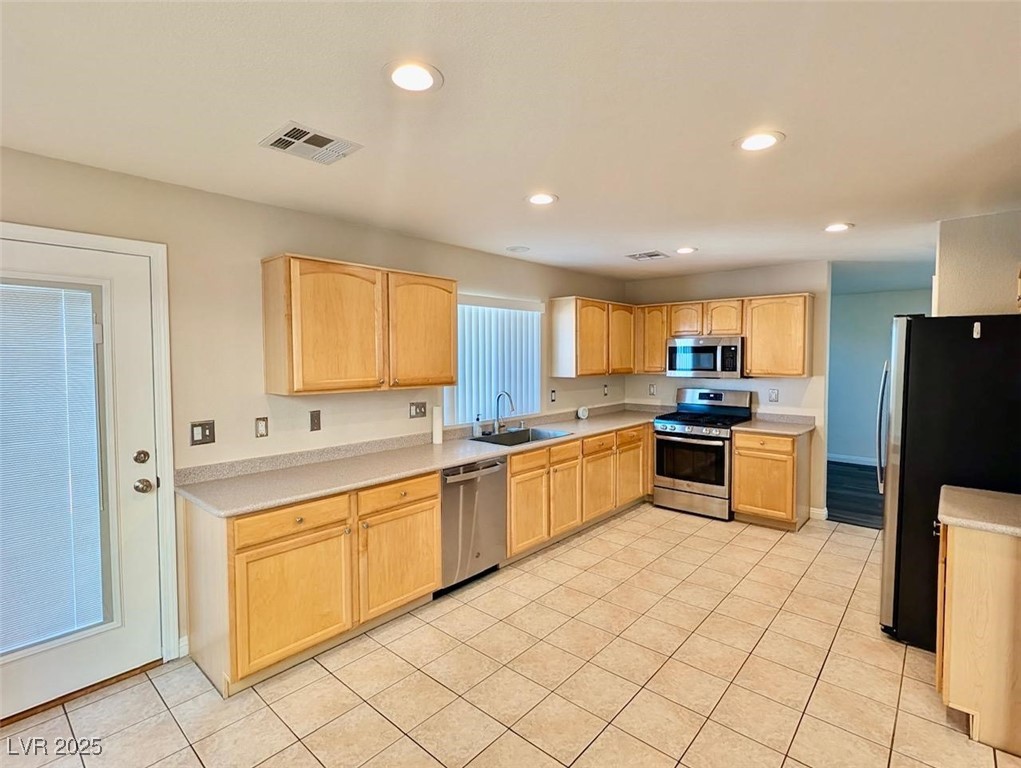 Las Vegas, Nevada 89144, United States, 4 Bedrooms Bedrooms, ,3 BathroomsBathrooms,Residential,Active,220365