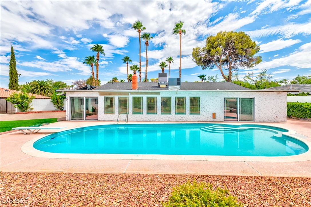 216 Canyon Drive