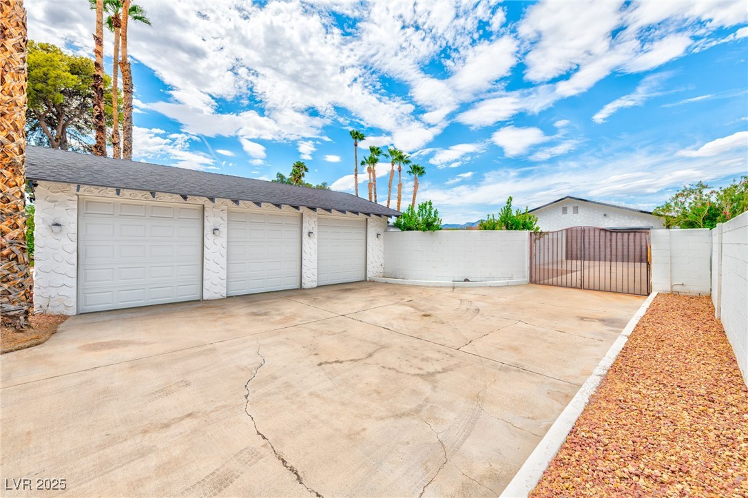 216 Canyon Drive