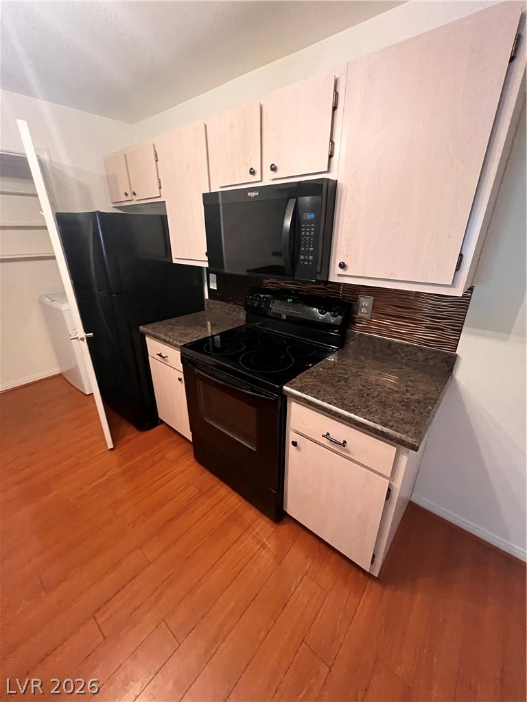 231 W Horizon Ridge Parkway 1421