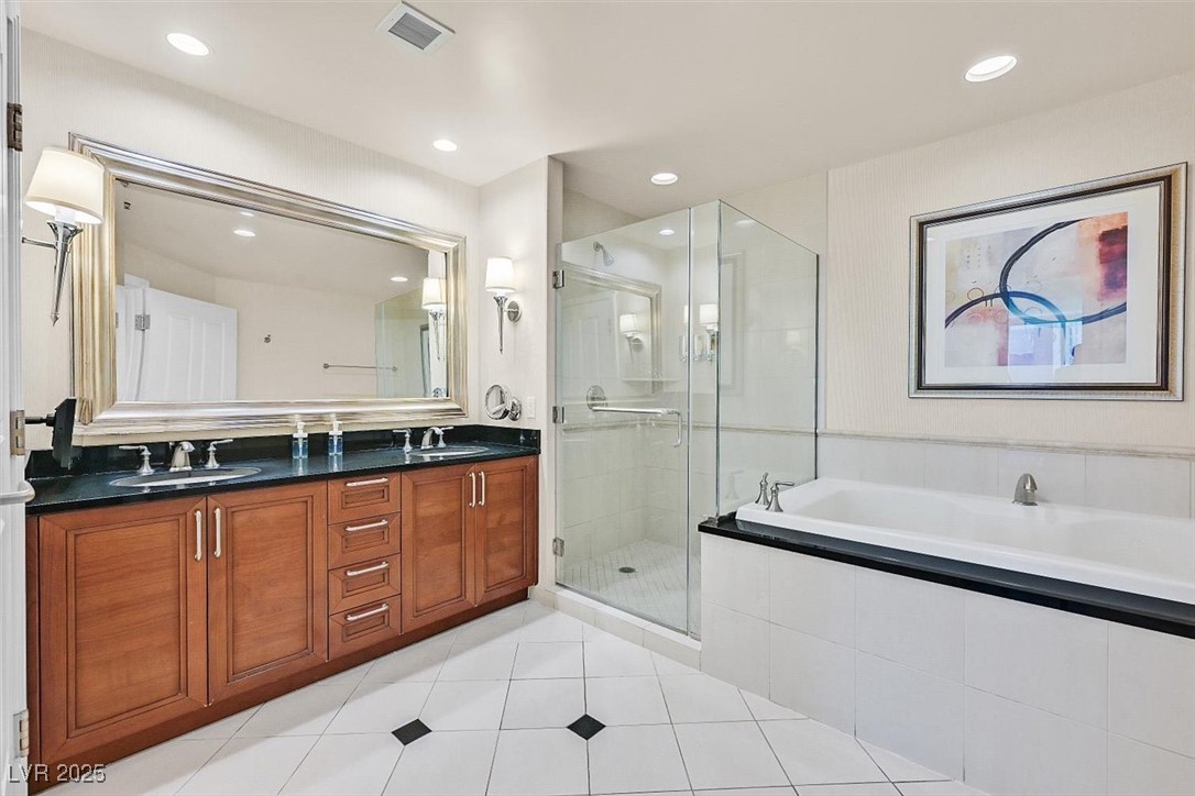 Las Vegas, Nevada 89109, United States, 1 Bedroom Bedrooms, ,2 BathroomsBathrooms,Residential,Active,147636