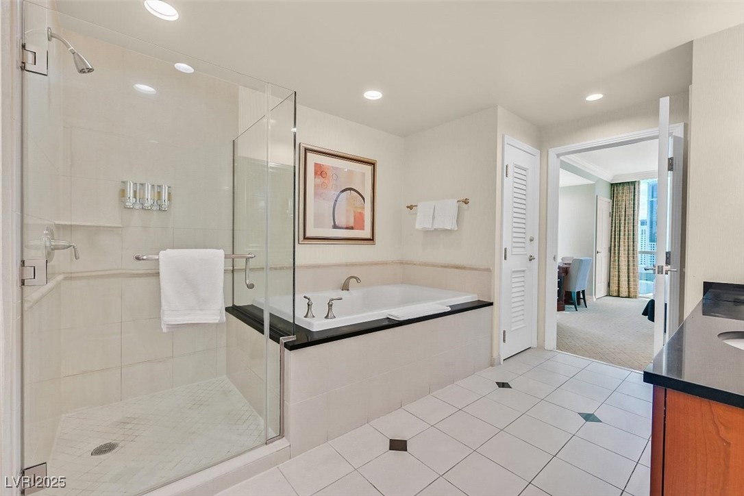 Las Vegas, Nevada 89109, United States, 1 Bedroom Bedrooms, ,2 BathroomsBathrooms,Residential,Active,147636