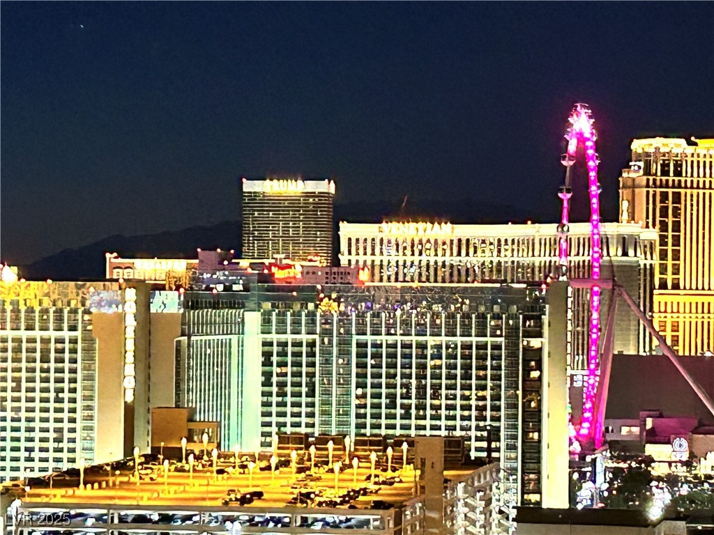 Las Vegas, Nevada 89109, United States, 1 Bedroom Bedrooms, ,2 BathroomsBathrooms,Residential,Active,147636