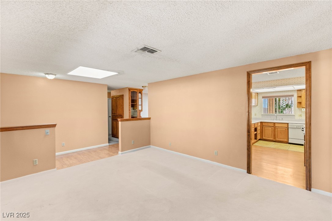 Las Vegas, Nevada 89146, United States, 3 Bedrooms Bedrooms, ,2 BathroomsBathrooms,Residential,Active,134667