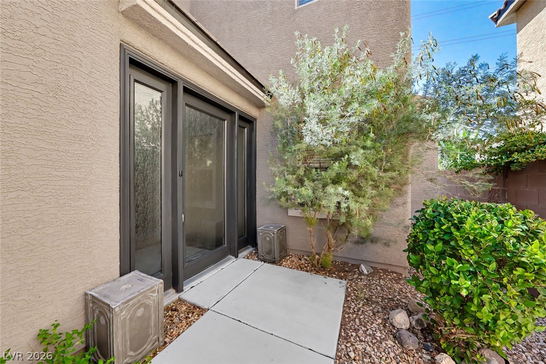 2356 Rue Bienville Way