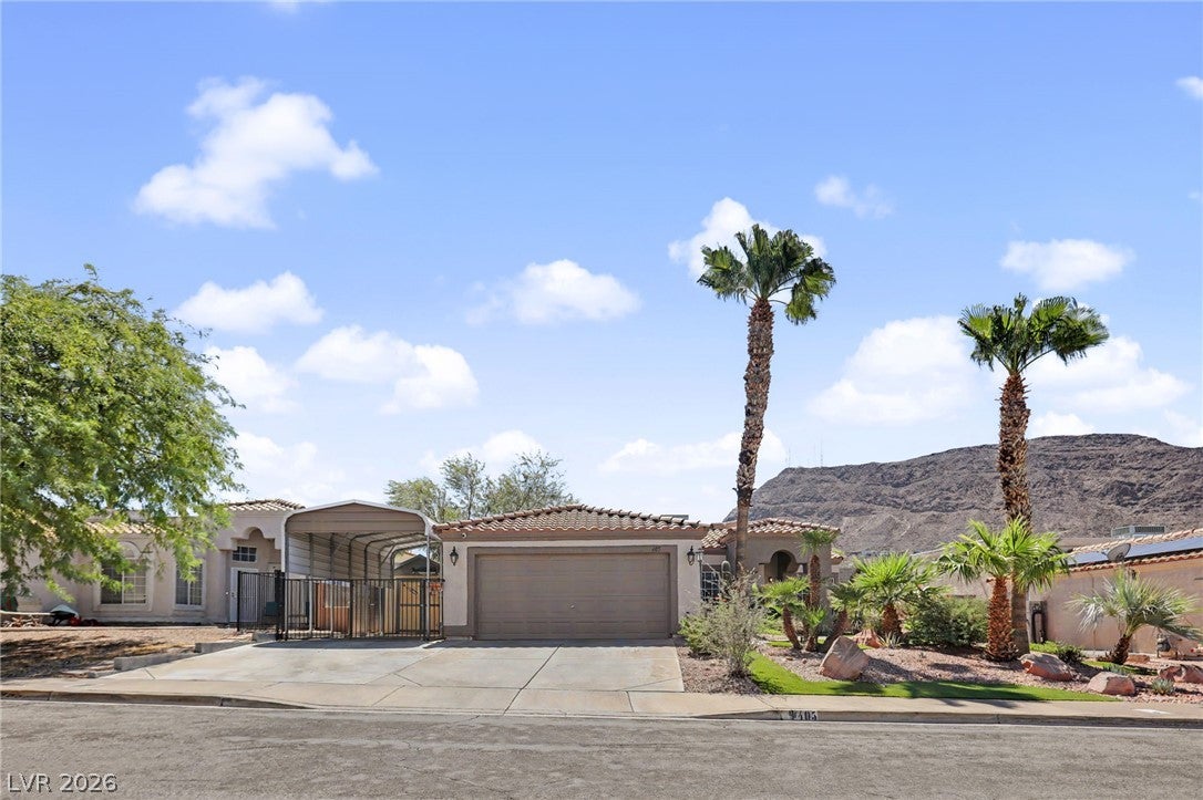 405 Breeze Way