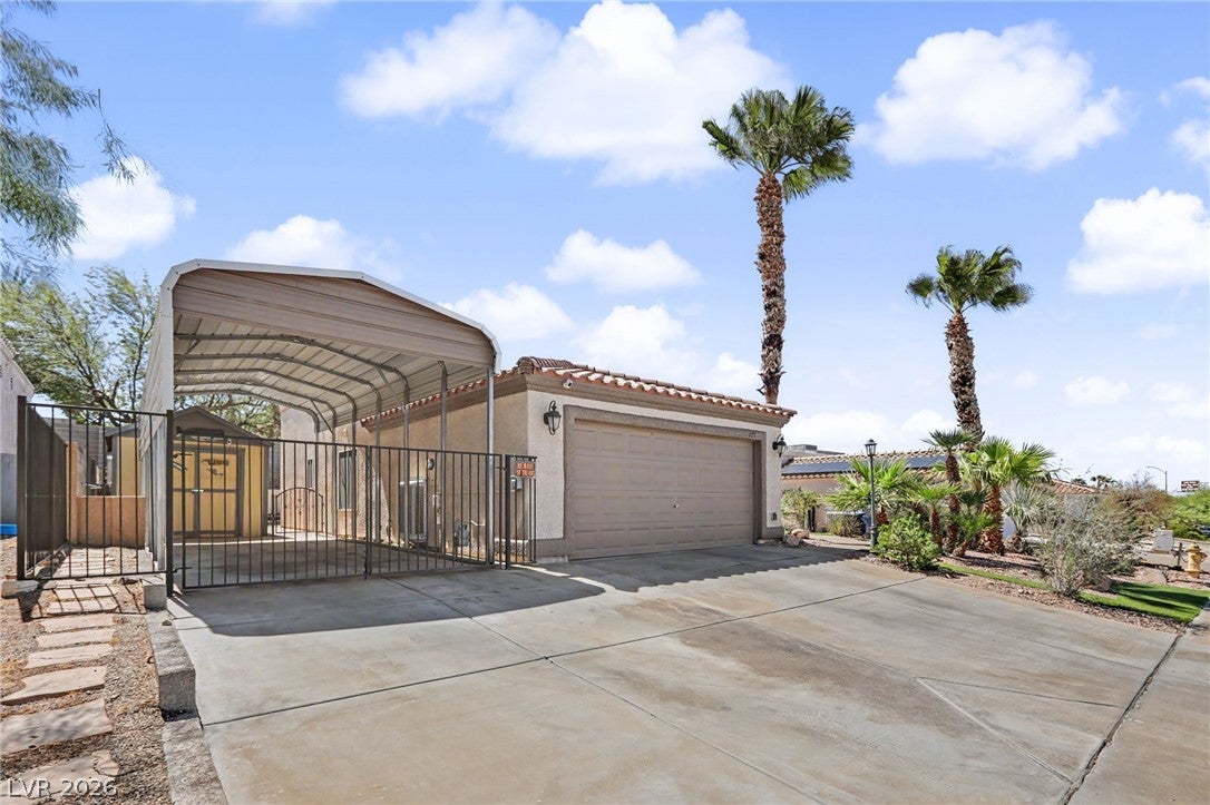 405 Breeze Way