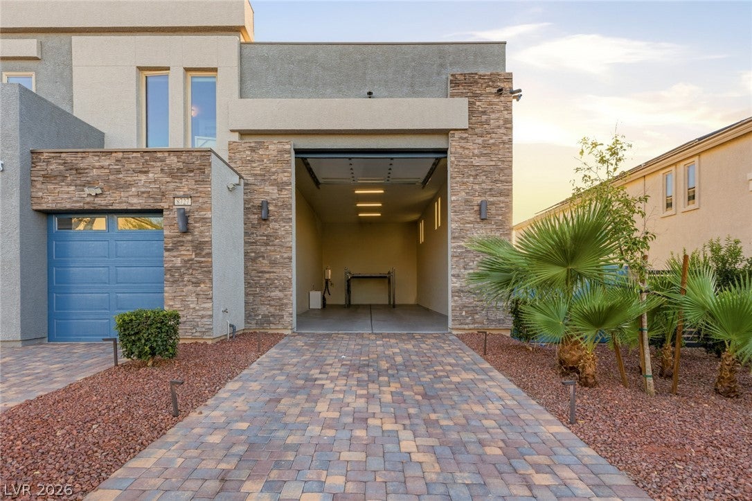 8727 Twisted Vine Lane