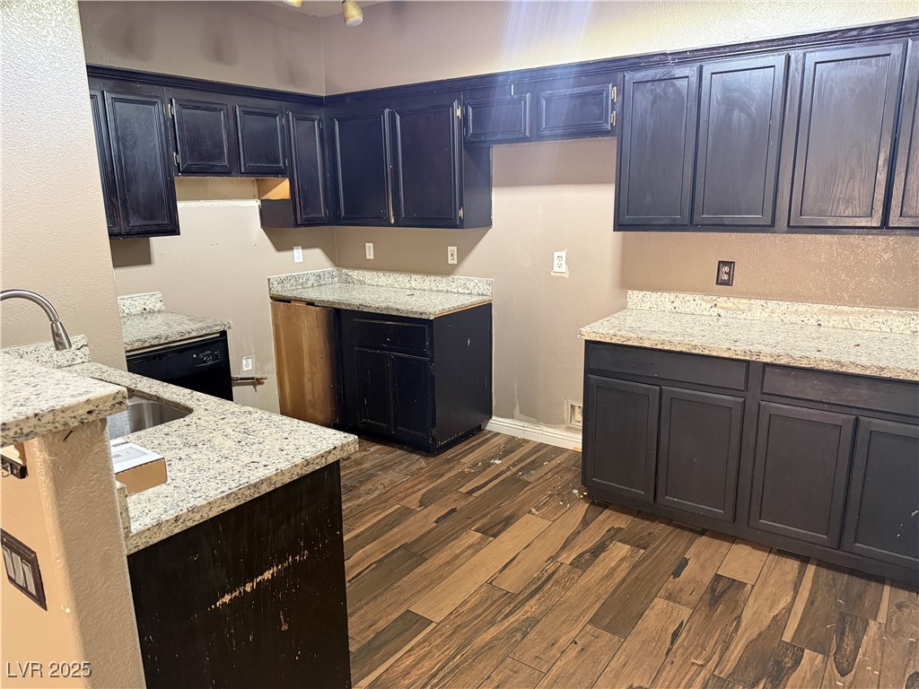 2110 Los Feliz Street 1040