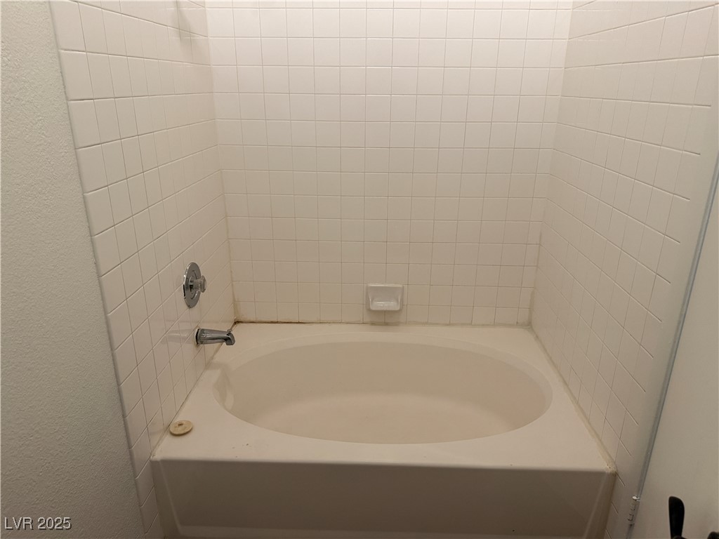 2110 Los Feliz Street 1040