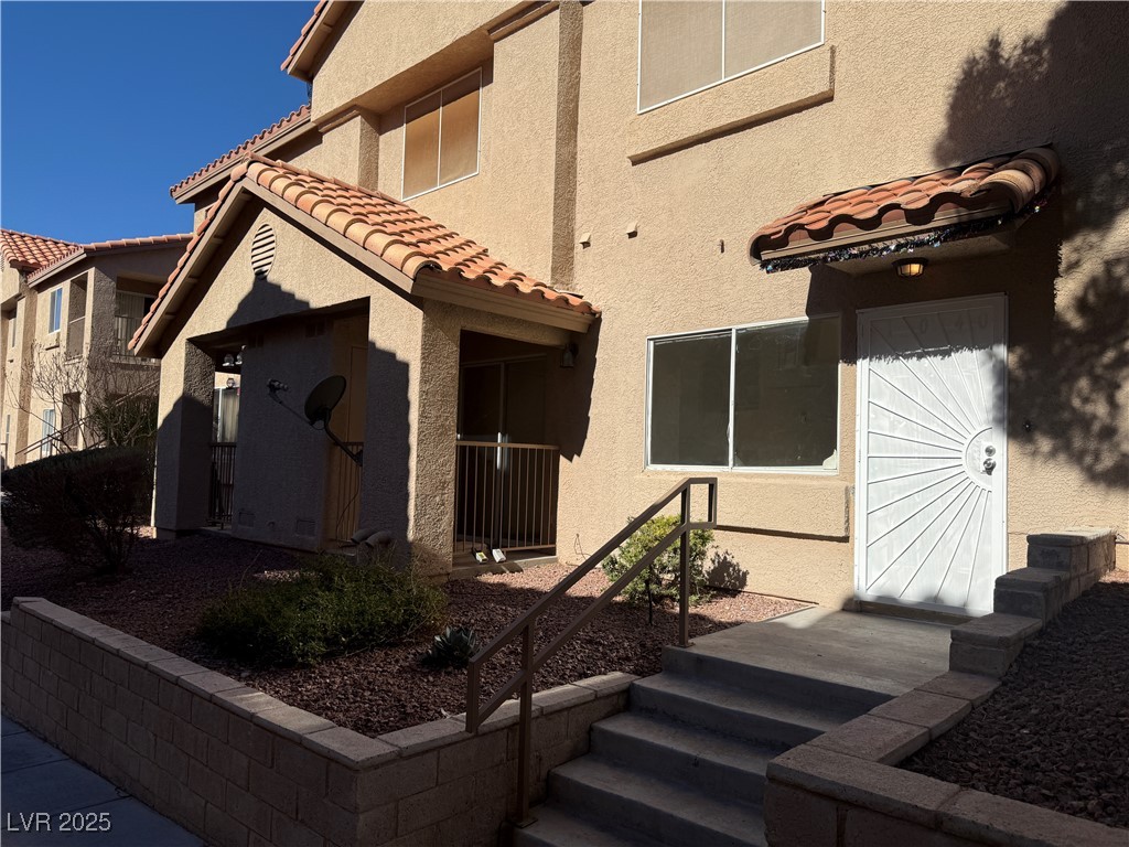 2110 Los Feliz Street 1040