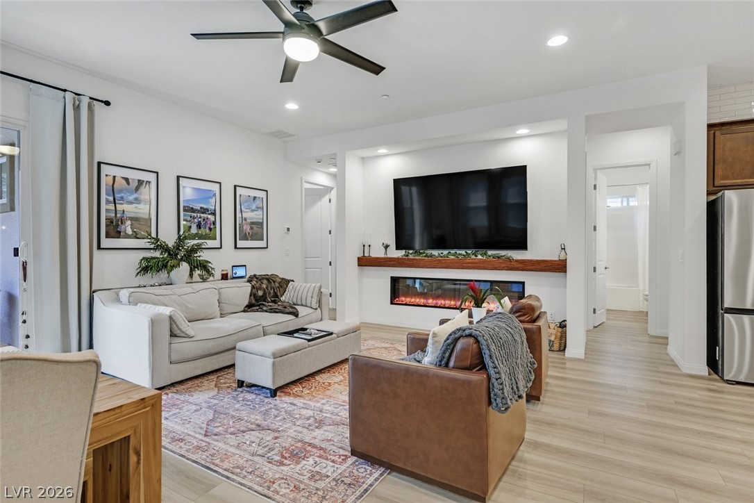111 Ibiza Lake Drive