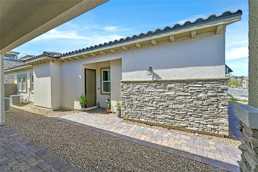 111 Ibiza Lake Drive