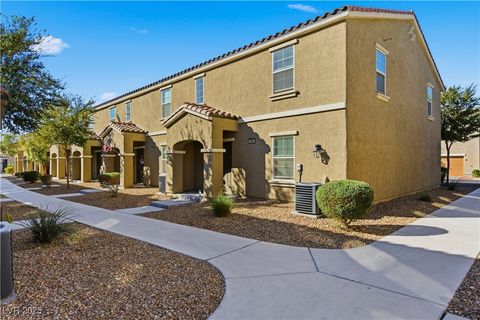 Photo of 4648 Woolcomber Street, Las Vegas, NV 89115 (MLS # 2730546) Photo of 4648 Woolcomber Street, Las Vegas, NV 89115 (MLS # 2730546)