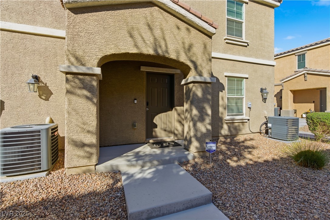 4648 Woolcomber Street