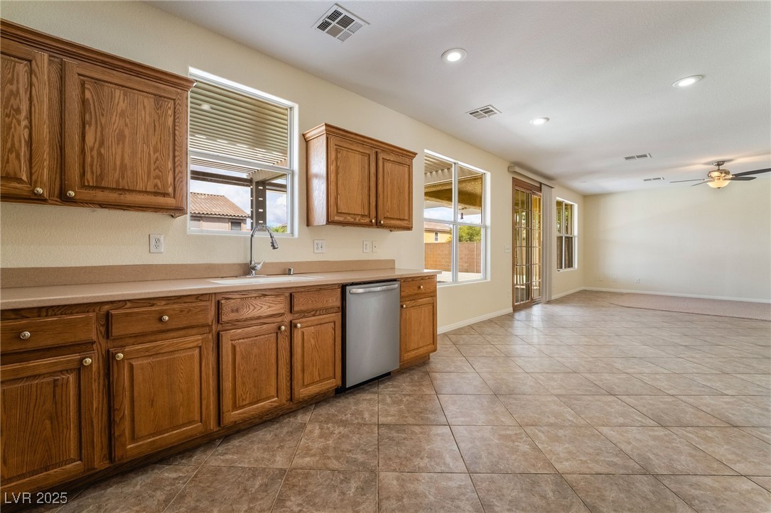 824 Bussora Rose Drive, Henderson, Nevada image 15