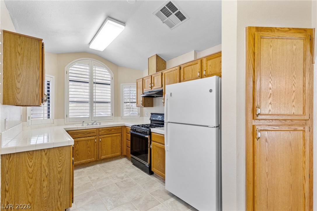 2712 Strathmoor Drive
