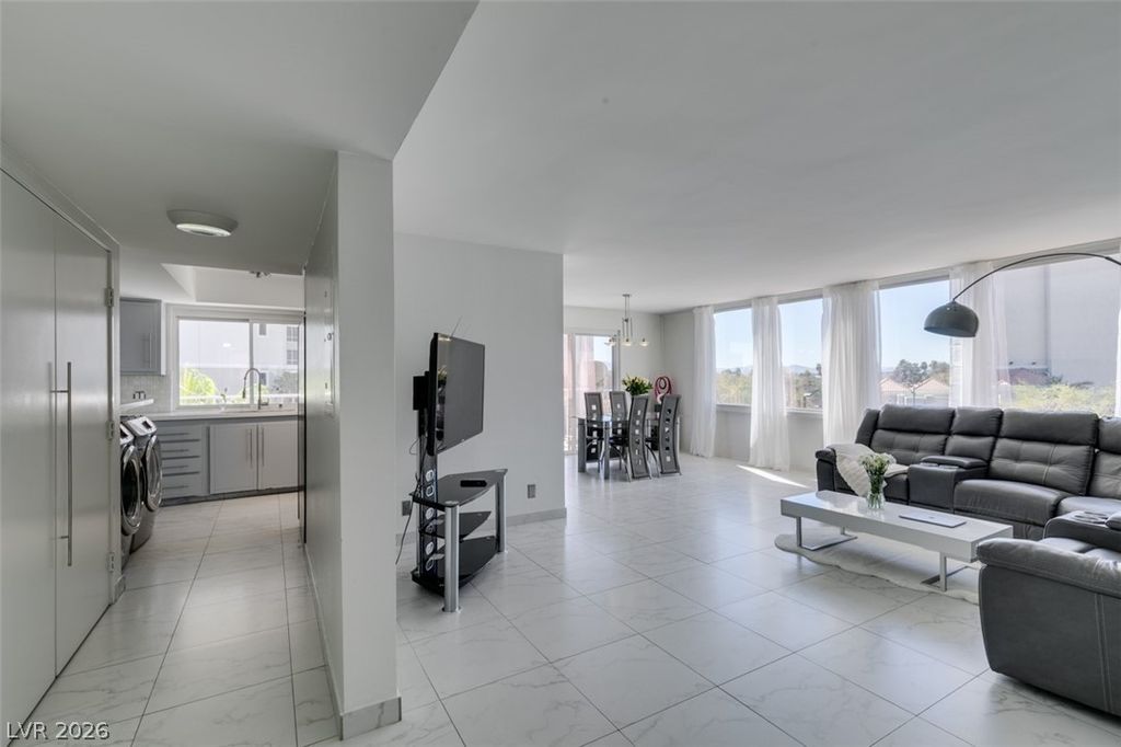Photo of 205 E Harmon Avenue #511, Las Vegas, NV 89169 (MLS # 2777134)