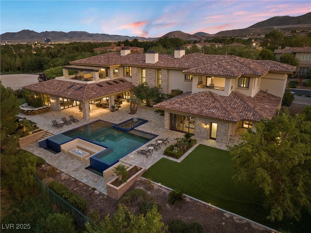 2 Wood Creek Court