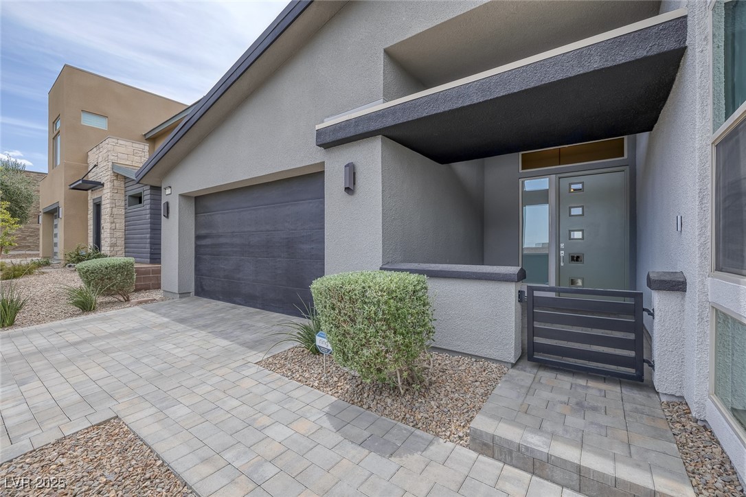 9789 Twilight Moon Avenue