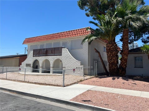 Apartment For Rent - 818 S 7th Street #1<br/> Clark County, Las Vegas, NV 89101