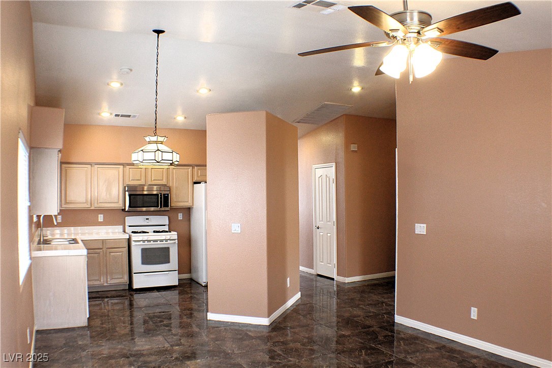 Las Vegas, Nevada 89145, United States, 3 Bedrooms Bedrooms, ,2 BathroomsBathrooms,Residential,Active,117191