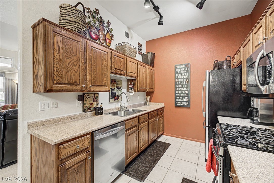 3395 Cactus Shadow Street 104