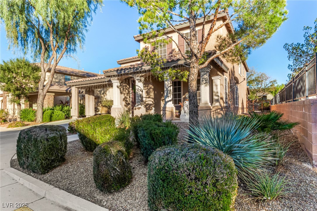 2012 Canvas Edge Drive