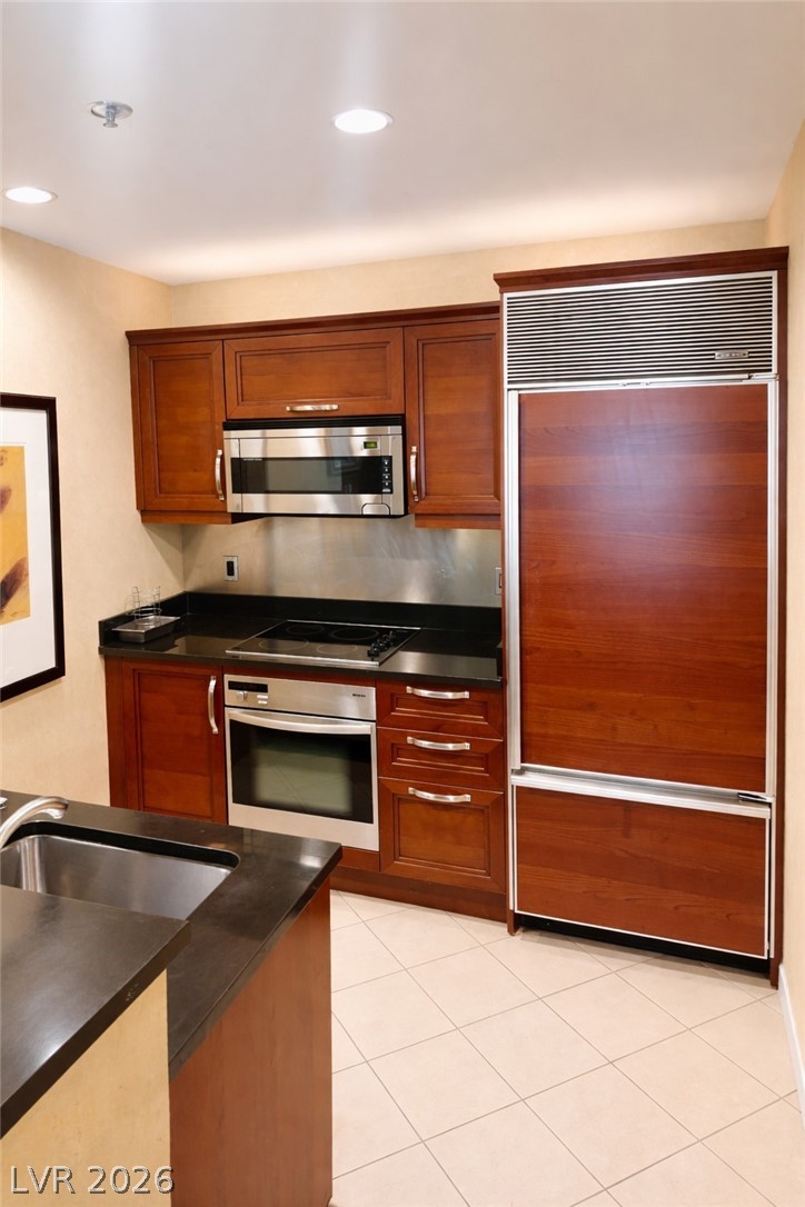 145 E Harmon Avenue 1502