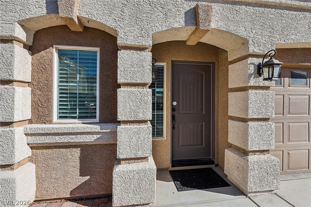 9662 Monarch Grove Street