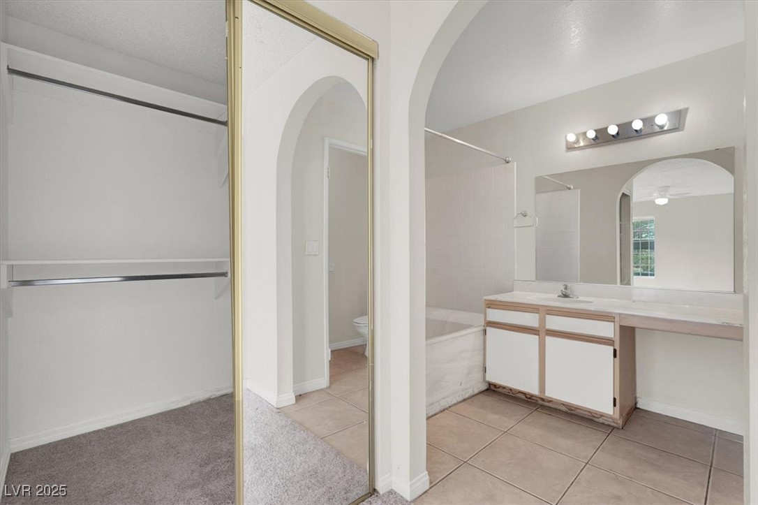 Las Vegas, Nevada 89117, United States, 2 Bedrooms Bedrooms, ,2 BathroomsBathrooms,Residential,Active,13558
