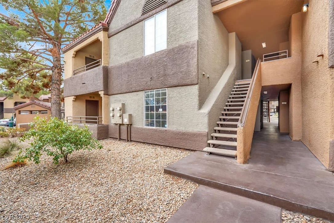 Las Vegas, Nevada 89117, United States, 2 Bedrooms Bedrooms, ,2 BathroomsBathrooms,Residential,Active,13558