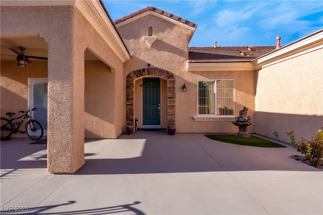 2219 Sawtooth Mountain Drive, Henderson, Nevada image 3