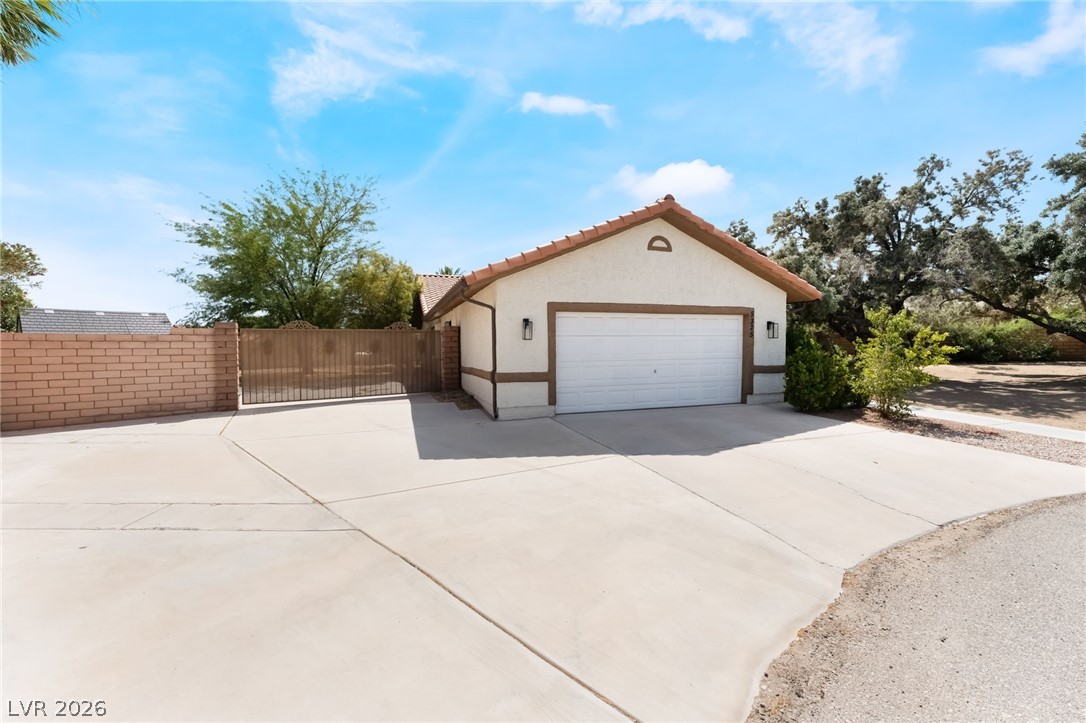 5325 N El Capitan Way