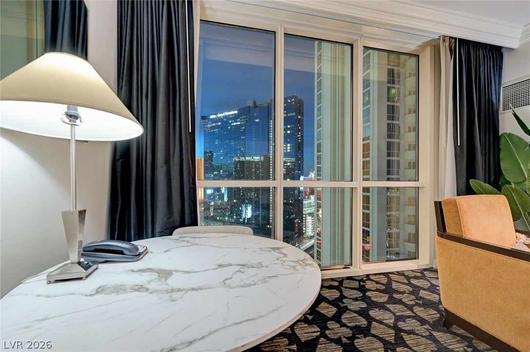 135 E Harmon Avenue 2211