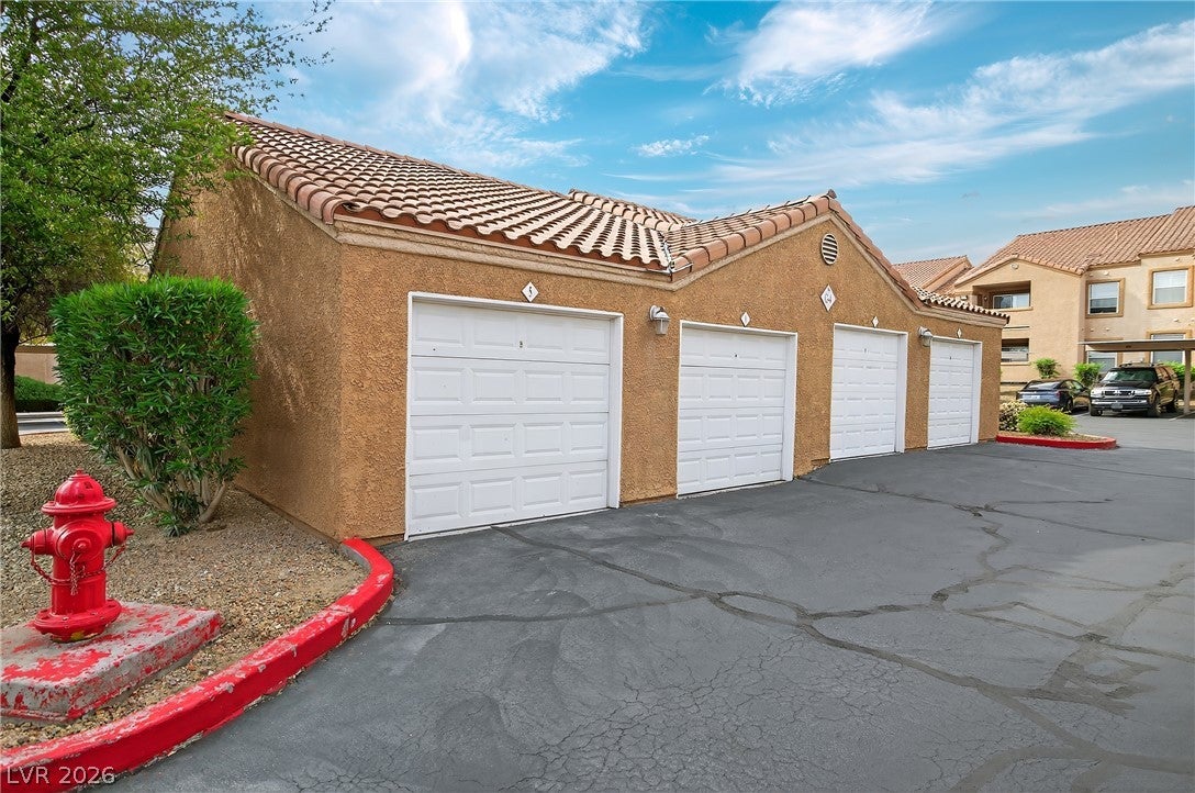 1150 N Buffalo Drive 1080