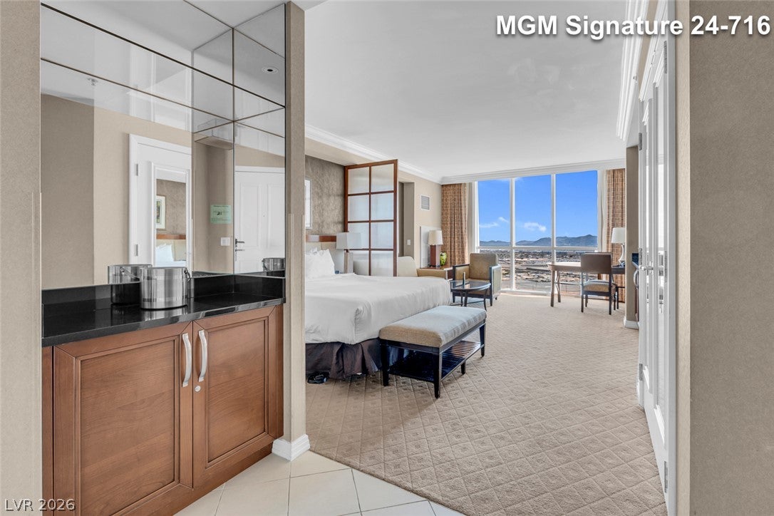 135 E Harmon Avenue 2416