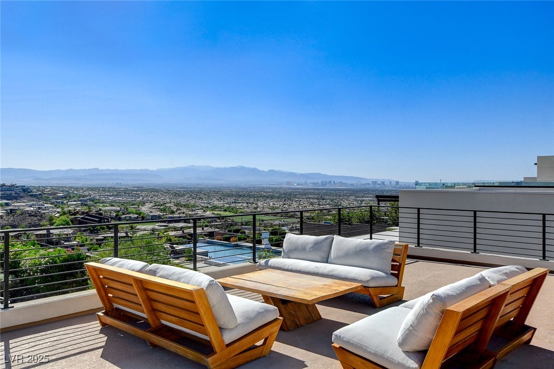 527 Serenity Point Drive