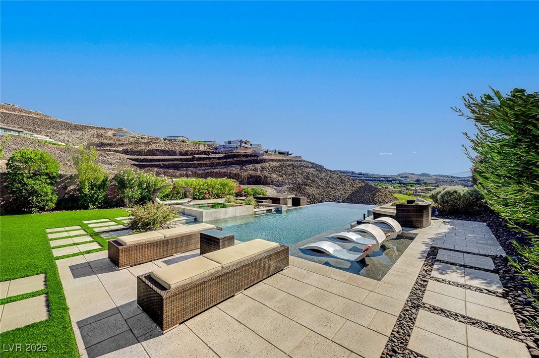 527 Serenity Point Drive