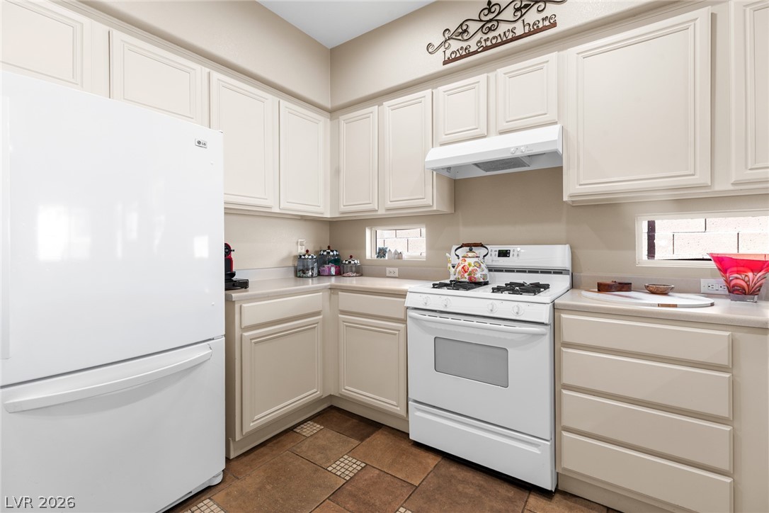 11440 Diveley Avenue