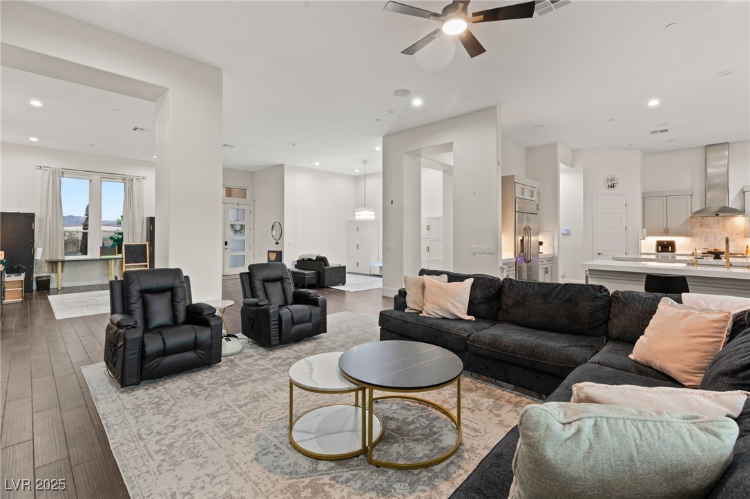 1121 Du Fort Hills Court, Henderson, Nevada image 18