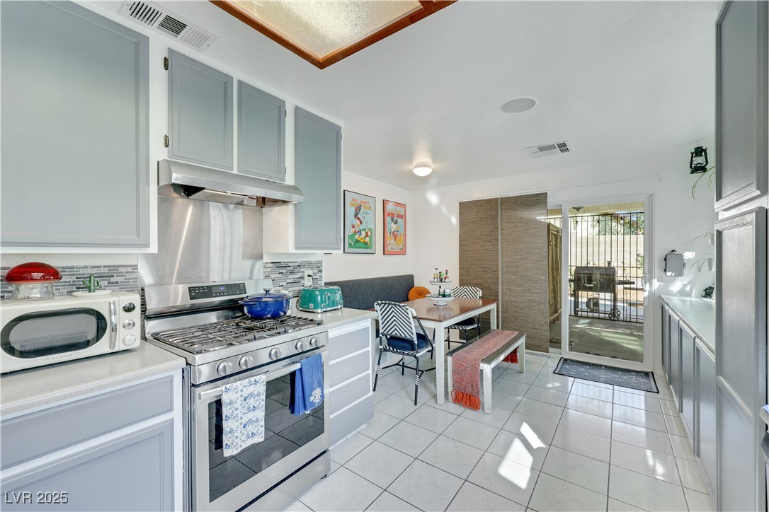 Las Vegas, Nevada 89147, United States, 2 Bedrooms Bedrooms, ,2 BathroomsBathrooms,Residential,Active,143032