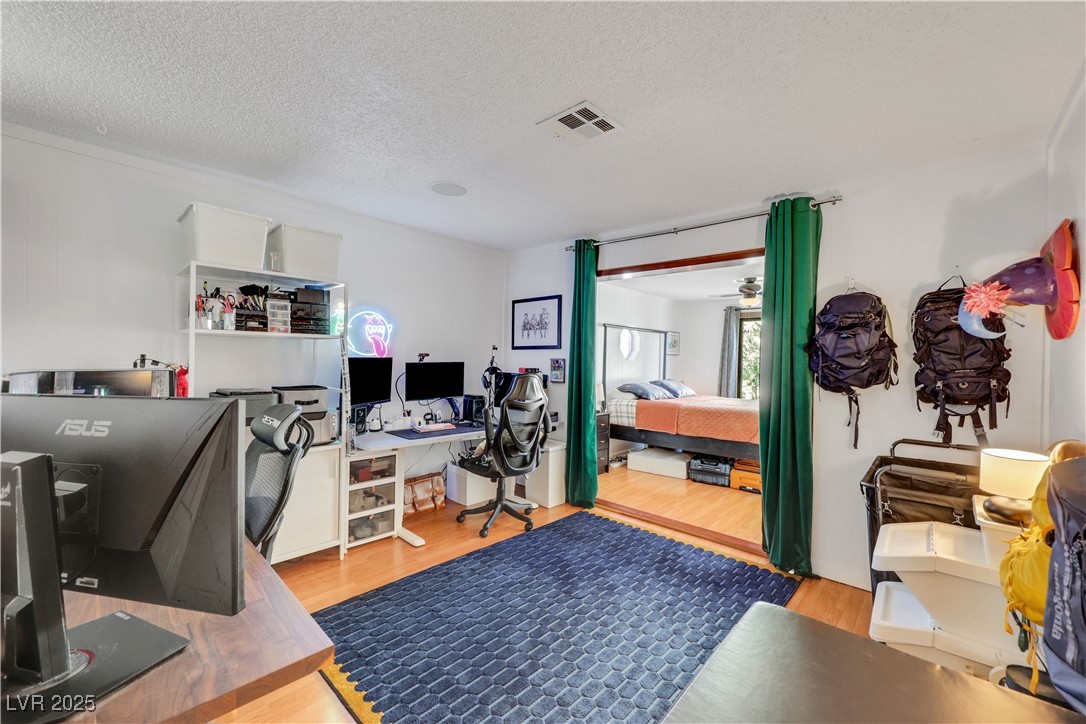 Las Vegas, Nevada 89147, United States, 2 Bedrooms Bedrooms, ,2 BathroomsBathrooms,Residential,Active,143032