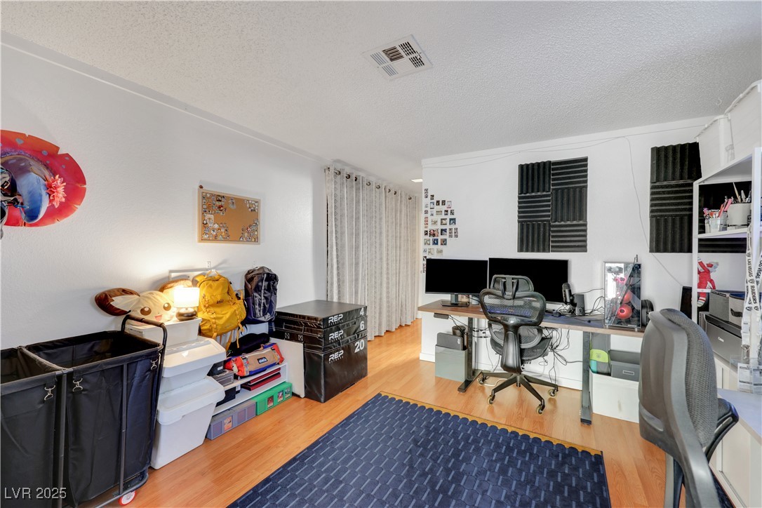 Las Vegas, Nevada 89147, United States, 2 Bedrooms Bedrooms, ,2 BathroomsBathrooms,Residential,Active,143032