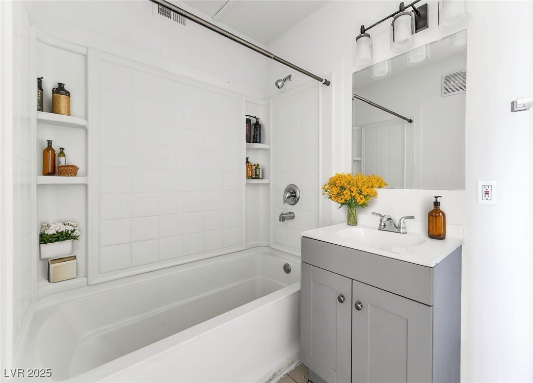 3720 Royal Crest Street 4