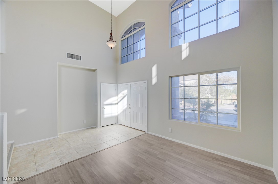 8117 Peach Flare Street