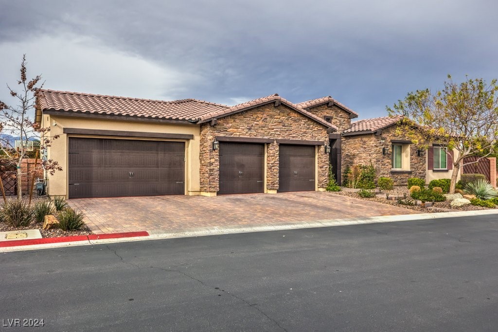 8351 Agave Bloom Street